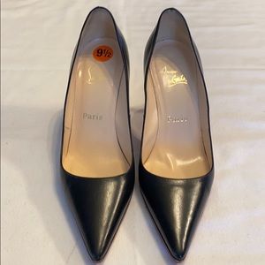 Christian Louboutin Sz-39.5 black leather pointed